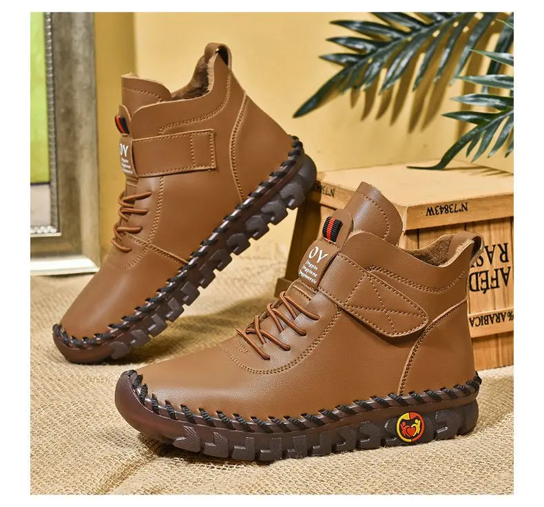 "Fashionable versatile winter boots for ladies"